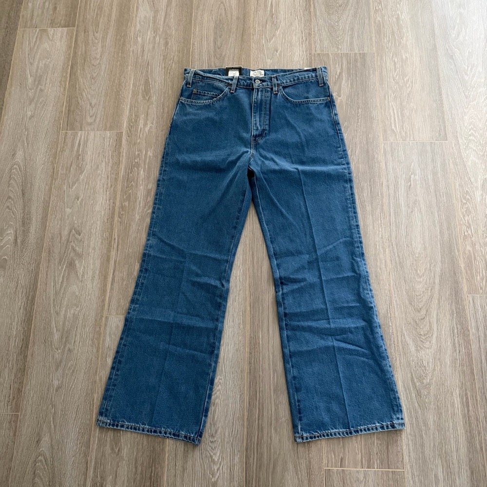 BNWT Levi’s STA PREST flares size 34x32.